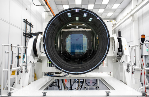 3200 Megapixel: Máy ảnh lớn nhất thế giới siêu khổng lồ nặng 3 tấn đã gần như hoàn thiện!