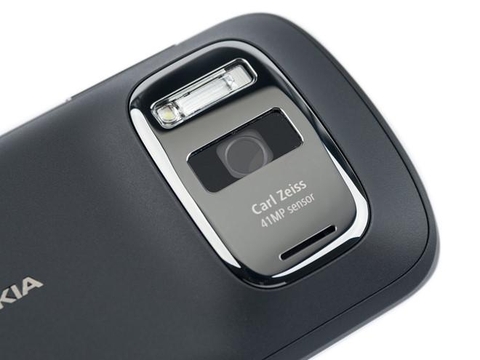 Tại sao Camera Smartphone còn lâu mới có thể thay thế Máy Ảnh chuyên dụng