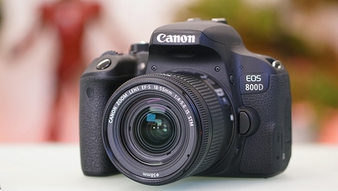 Đánh giá Canon EOS 800D - Chiếc máy ảnh tốt nhất cho người mới chơi