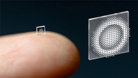 Camera nhỏ bằng hạt muối chụp ảnh màu siêu nét