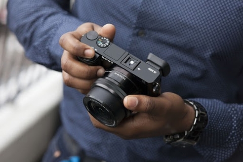 Sony A6000: Chiếc máy ảnh 