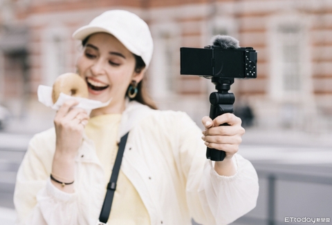 Điều gì cần thiết ở một chiếc máy ảnh quay vlog tốt?