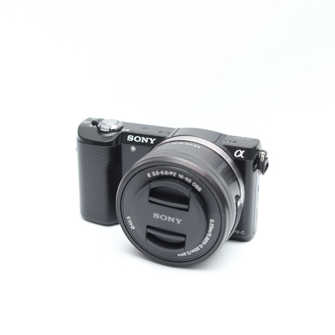 Combo Sony A5000+ Sony E 16-50mm OSS nhỏ gọn, đa dụng, màn hình lật.