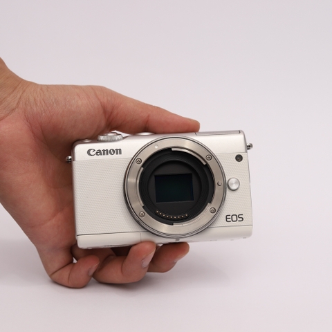 Canon M100 (Body)