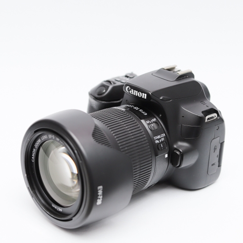 Combo Canon 250D+ Canon 18-135 F3.5-5.6 IS STM nhỏ gọn, quay phim 4k đa dụng.