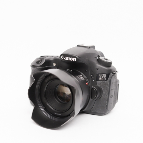 Combo Canon EOS 60D + Canon 50mm f1.8 STM chụp chân dung giá phổ thông.