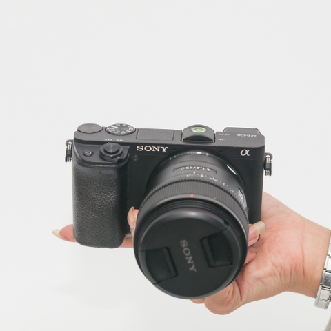 Combo Sony A6400+ Sony Sel 15mm f1.4 G