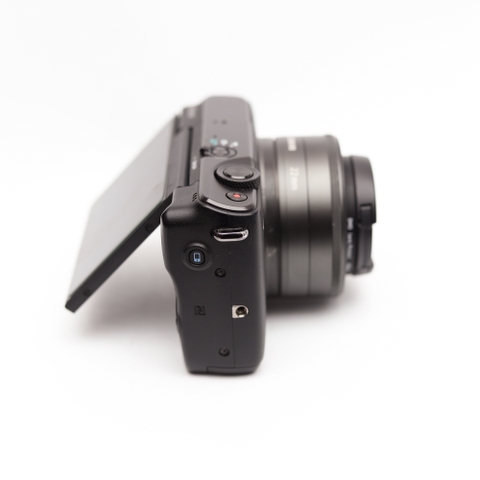 Combo Canon EOS M10 và Lens 22mm f2 Cũ - Bộ Máy Chụp Cafe, Dạo Phố Hoàn Hảo