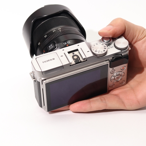 Combo Fujifilm X-A3+ Fujifilm XF 18-55mm F2.8-4 R LM OIS vintage, đa dụng.
