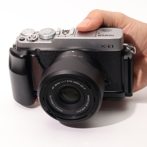 Combo Fujifilm X-E1+ Viltrox AF 35mm f/1.7 XF vintage, nhỏ gọn, giá rẻ.