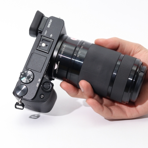 Combo Sony A6300+ Sony E 55-210mm f4.5-6.3 OSS quay chụp zoom xa, thể thao nhỏ gọn.