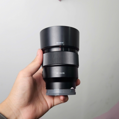 Sony FE 85mm f/1.8 (Used)