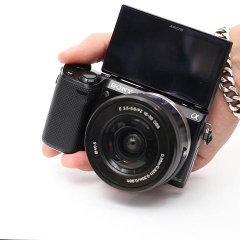 Combo Sony Nex 5T+ Sony 16-50mm f3.5-5.6 OSS nhỏ gọn, dễ tiếp cận với người mới