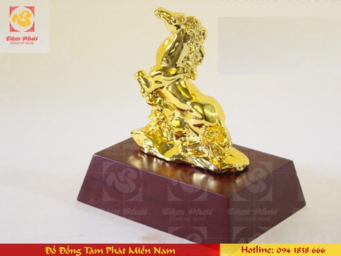 Tượng ngựa đồng phi nước đại mạ vàng 9x7x3.5cm