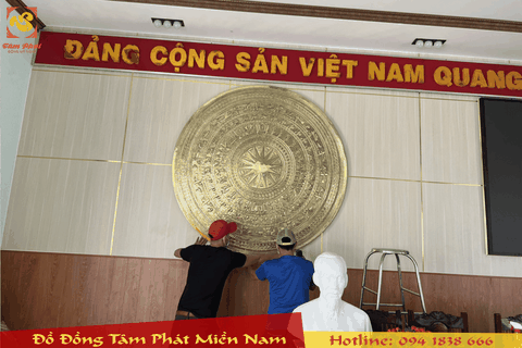 Mặt trống đồng vàng thúc nổi thủ công