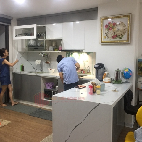 Tủ bếp có bàn đảo TBCBD 05