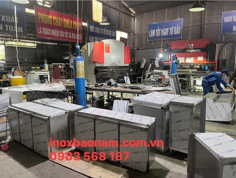 Tủ treo tường có cửa