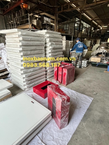 Vỏ tủ điện thép sơn tĩnh điện