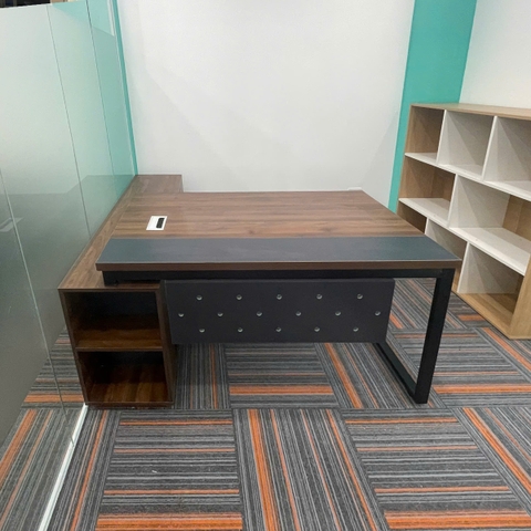 Bàn giám đốc chân sắt 2KBGD084