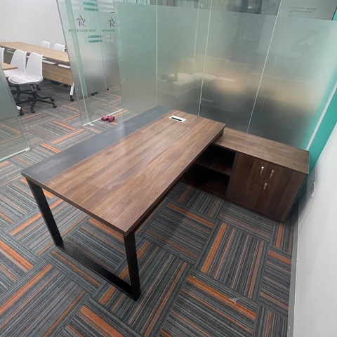 Bàn giám đốc chân sắt 2KBGD084