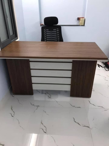 Bàn giám đốc BGD-010