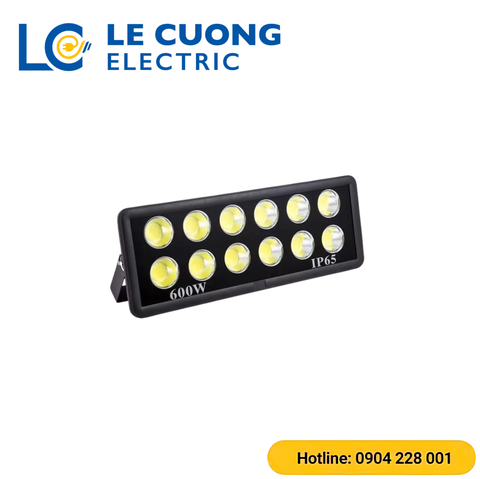 Đèn pha 8066 Công suất 600W LTPC600 Lotus Lighting