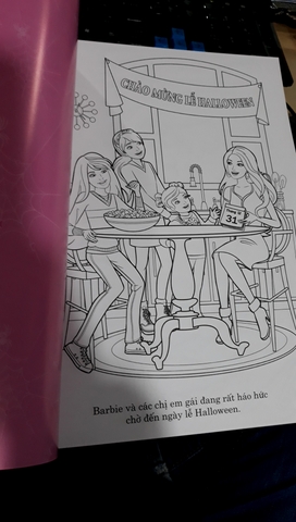 Barbie - Lễ Halloween Đáng Nhớ - Tô màu khổ lớn với hơn 50 đề can