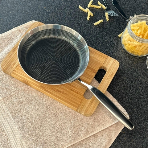 Chảo inox chống dính hoa văn nổi đáy liền Kaiyo - loại Nông lòng