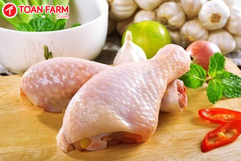 Cách chọn thịt gà tươi ngon và an toàn thực phẩm