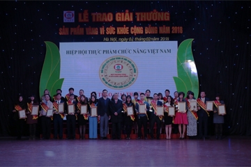 PECTIN COMPLEX VINH DỰ NHẬN GIẢI THƯỞNG “ SẢN PHẨM VÀNG VÌ SỨC KHỎE CỘNG ĐỒNG NĂM 2018”