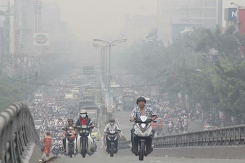 MẶT TRÁI CỦA PHÁT TRIỂN CÔNG NGHỆP TẠI VIỆT NAM: SỨC KHỎE NGƯỜI DÂN BỊ ĐE DỌA