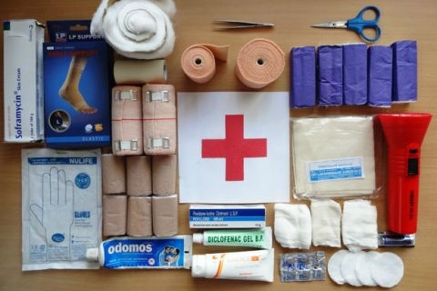 Thuốc sơ cứu mang theo khi đi du lịch: Bạn đã biết cách chọn đúng?