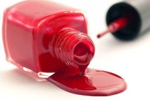 Điều gì xảy ra với cơ thể sau khi chúng ta sơn móng tay?