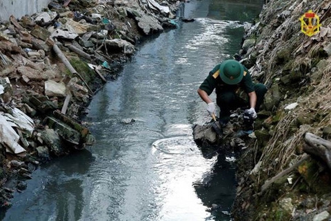 12/13 mẫu bùn sông Tô Lịch cách cống xả Rạng Đông 1km có giá trị thuỷ ngân vượt 6.1 lần ngưỡng cho phép