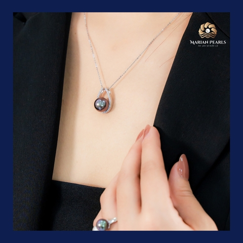 Ngọc Trai Trong Phong Cách Công Sở Cấp Quản Lý