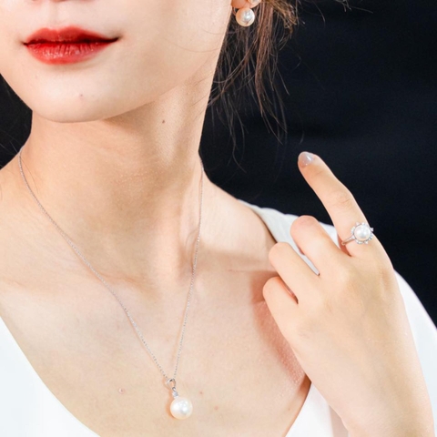 Nhẫn Cầu Hôn Ngọc Trai: Biểu Tượng Của Tình Yêu