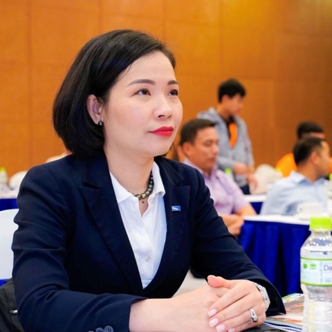 Phối Đồ Thanh Lịch Tại Nơi Công Sở: Bí Quyết Tạo Vẻ Tươi Trẻ Và Chuyên Nghiệp