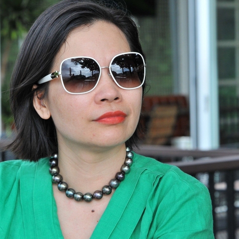 Sự Kết Hợp Hoàn Hảo Của Đầm Thời Trang Và Ngọc Trai