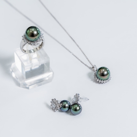 Bộ Sưu Tập Trang Sức Ngọc Trai Tahiti Vũ Khúc Biển Khơi