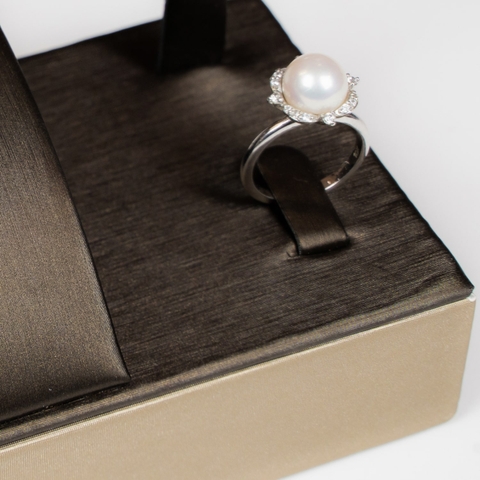 Bộ Sưu Tập Trang Sức Ngọc Trai Akoya Ánh Sáng Biển Khơi