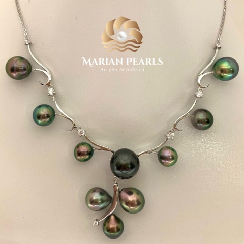 Vòng Cổ Ngọc Trai Tahiti Đa Sắc Gồm 10 Viên Ngọc Trai Đen Tahiti  8-12mm Cùng Khung Vàng Gắn Đá