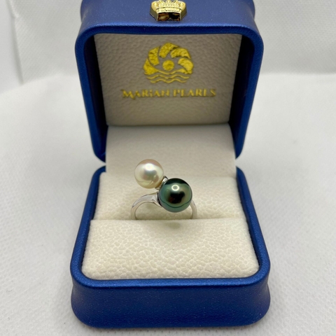 Nhẫn Anh Và Em Ngọc Trai Tahiti Xanh Lông Công 9.5mm Và Ngọc Trai Akoya Trắng 8mm