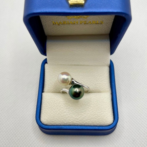 Nhẫn Anh Và Em Ngọc Trai Tahiti Xanh Lông Công 9.5mm Và Ngọc Trai Akoya Trắng 8mm