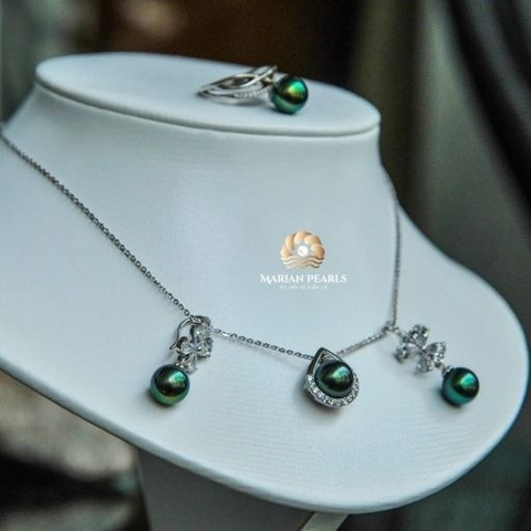 Bộ Sưu Tập Bông Tai, Dây Chuyền Và Nhẫn Ngọc Tahiti Màu Xanh Lông Công