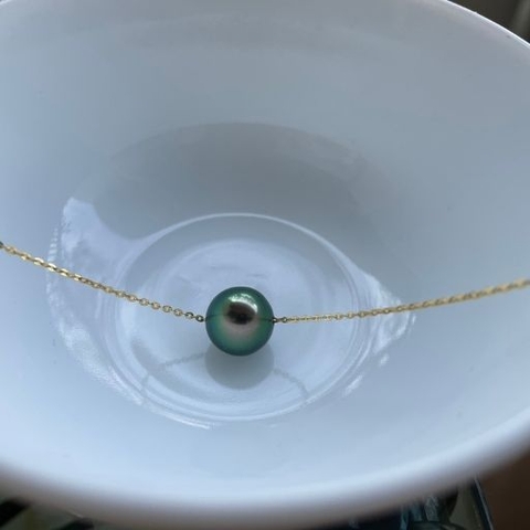 Dây Chuyền Xuyên Tâm Ngọc Trai Tahiti Ánh Xanh Lông Công