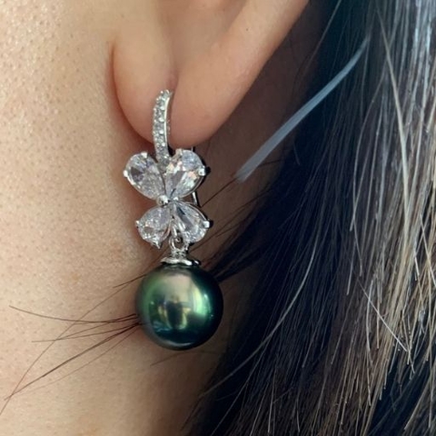 Bông Tai Ngọc Trai Tahiti Ánh Xanh Lông Công