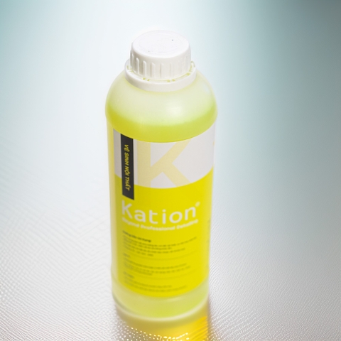 Dung Dịch Vệ Sinh Nội Ngoại Thất Ô Tô Kation M01 - Interior & Exterior Cleaner | Làm Sạch Sâu, Khử Mùi, An Toàn Mọi Bề Mặt