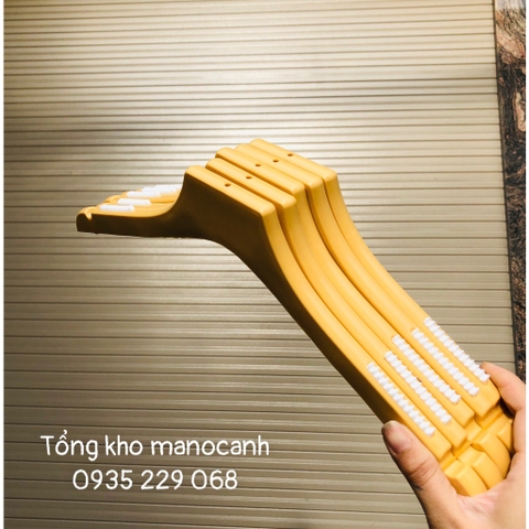 Móc áo nhựa vàng có đệm