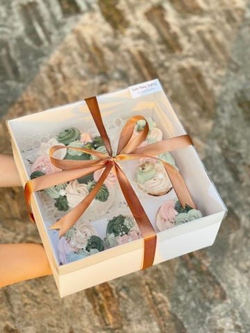 Set 10 hộp cupcake 5 LỖ (mẫu mới) kthuoc 26x26x12cm (NẮP MICA TRONG) (kèm đế ở khay to).