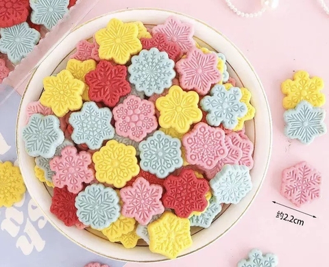 Bánh quy noel (gói 180gam)-bông tuyết mix màu.